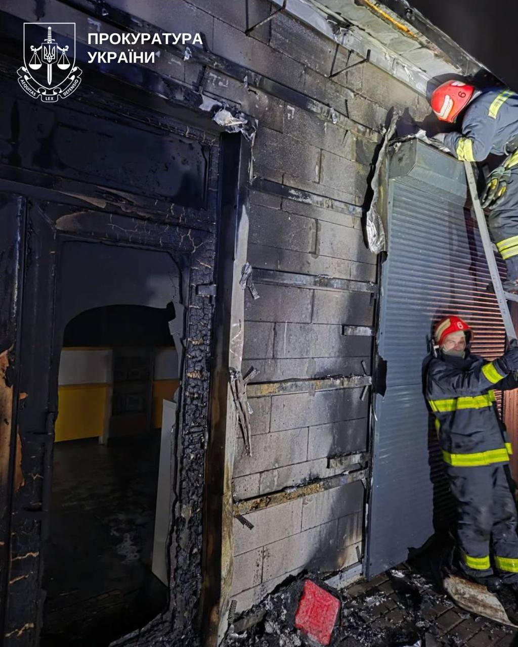 Підпали райради та пошти за вказівкою росіян: у Кропивницькому затримали трьох паліїв