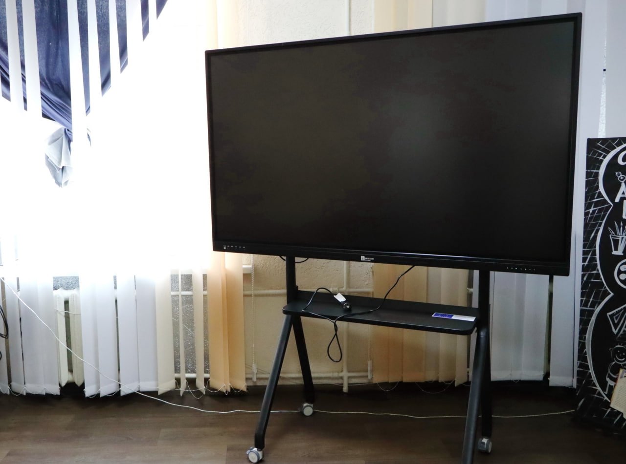 Гуманітарний ліцей та ліцей №17 отримали нове комп&rsquo;ютерне обладнання &mdash; моноблоки й інтерактивні панелі для навчальних класів.