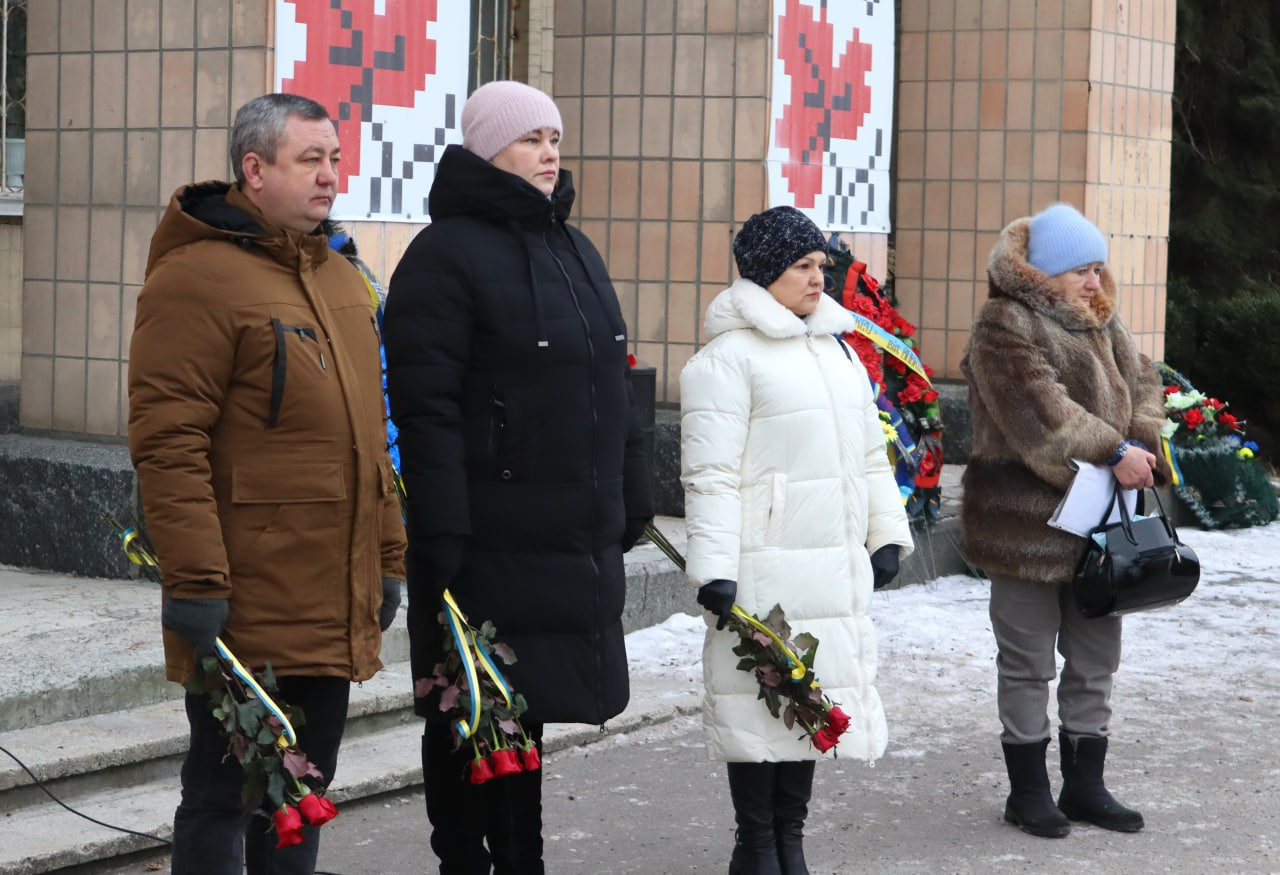 Жителі Світловодська провели в останню путь загиблого на війні Євгенія Журавльова.
