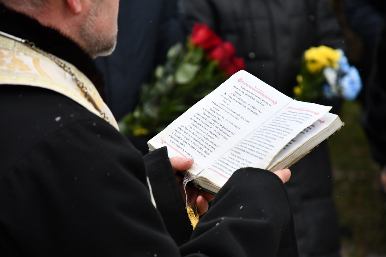 У Приютівській громаді попрощалися із загиблим військовим