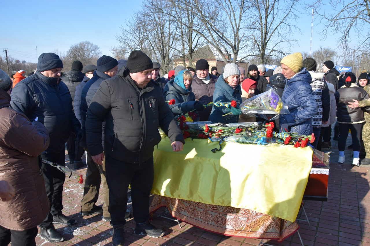 У Петрівській громаді попрощалися із загиблим військовим
