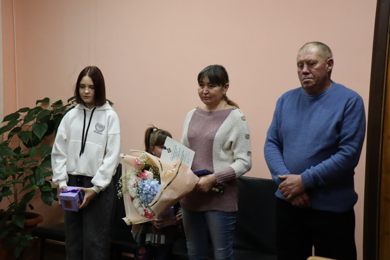 Родинам загиблих військових в Онуфріївці передали державні нагороди посмертно