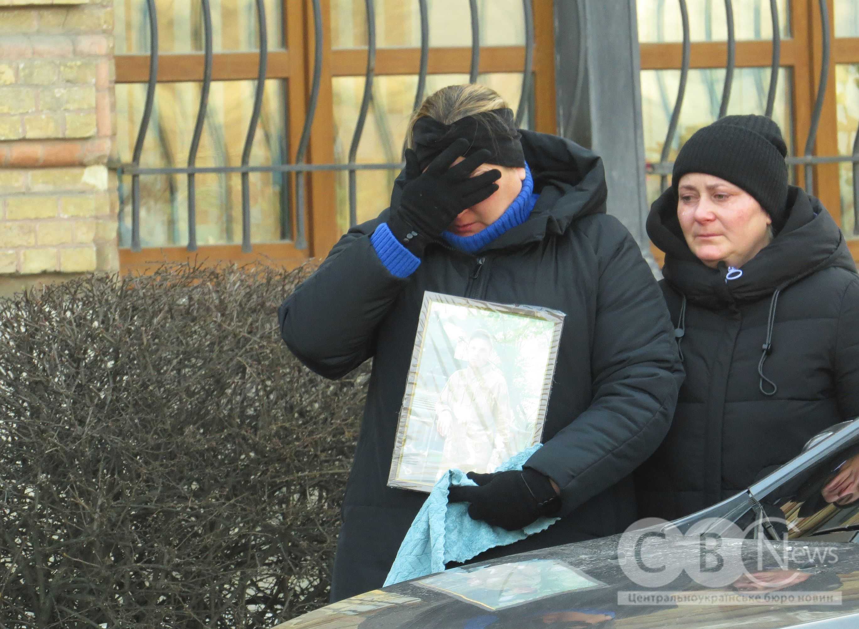 Кропивничани попрощалися з двома військовослужбовцями &mdash; Вадимом Савченком та Денисом Шавровським.