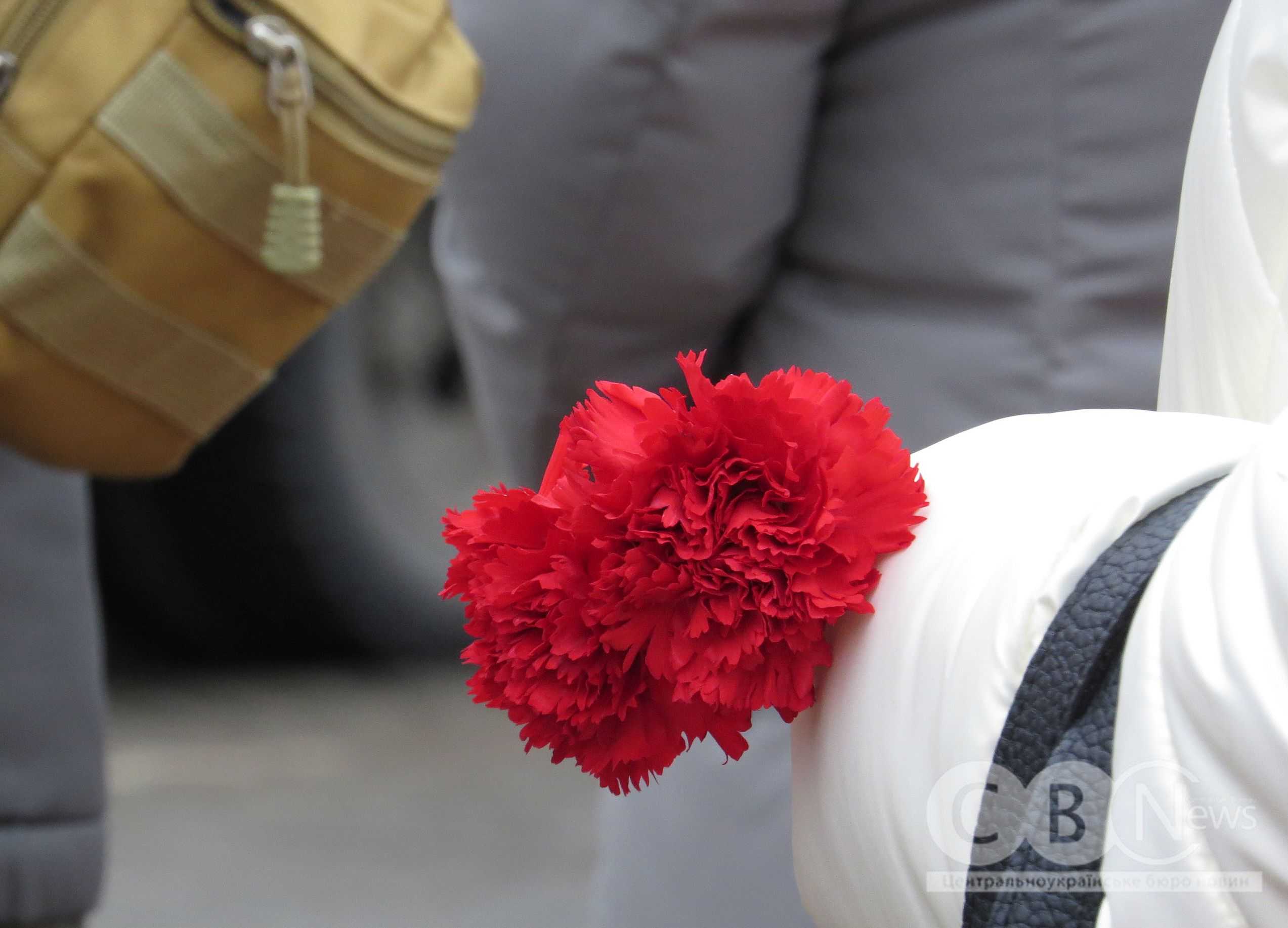 У Кропивницькому попрощалися з чотирма військовими: Антоном Мельником, Михайлом Зав'яловим, Антоном Карпенком та Віталієм Деревянком.