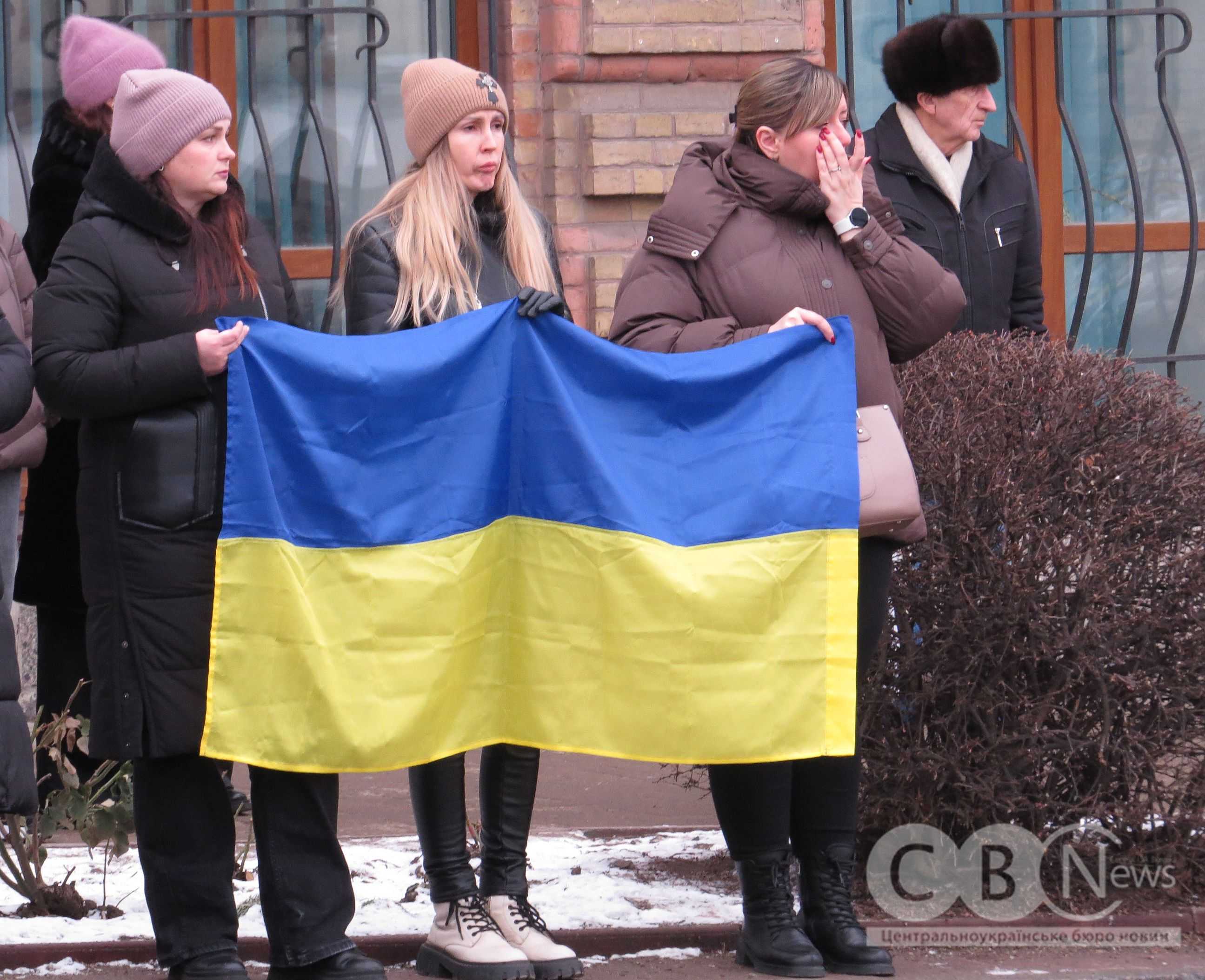 У Кропивницькому попрощалися з чотирма військовими: Антоном Мельником, Михайлом Зав'яловим, Антоном Карпенком та Віталієм Деревянком.