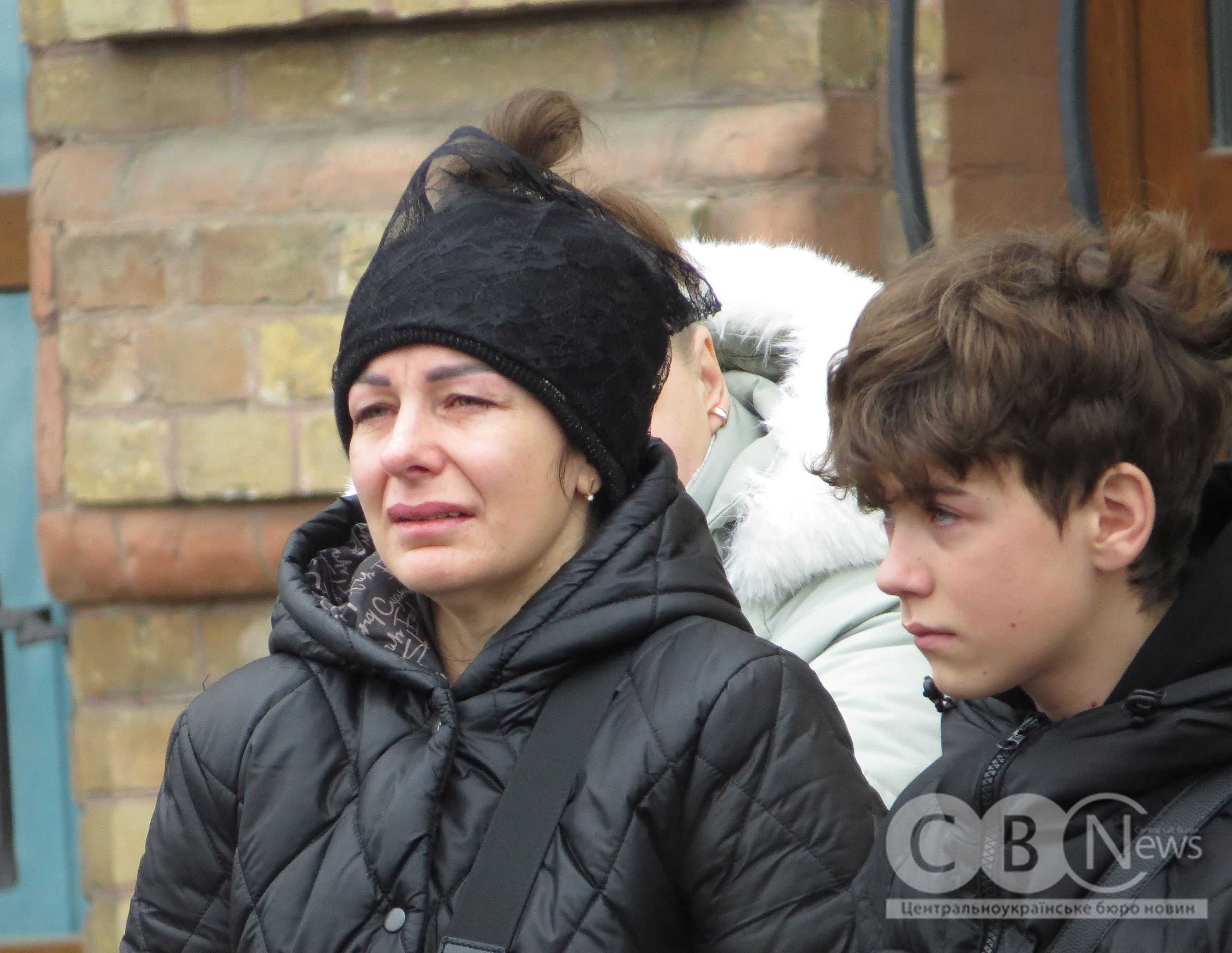 У Кропивницькому попрощалися з чотирма військовими: Антоном Мельником, Михайлом Зав'яловим, Антоном Карпенком та Віталієм Деревянком.