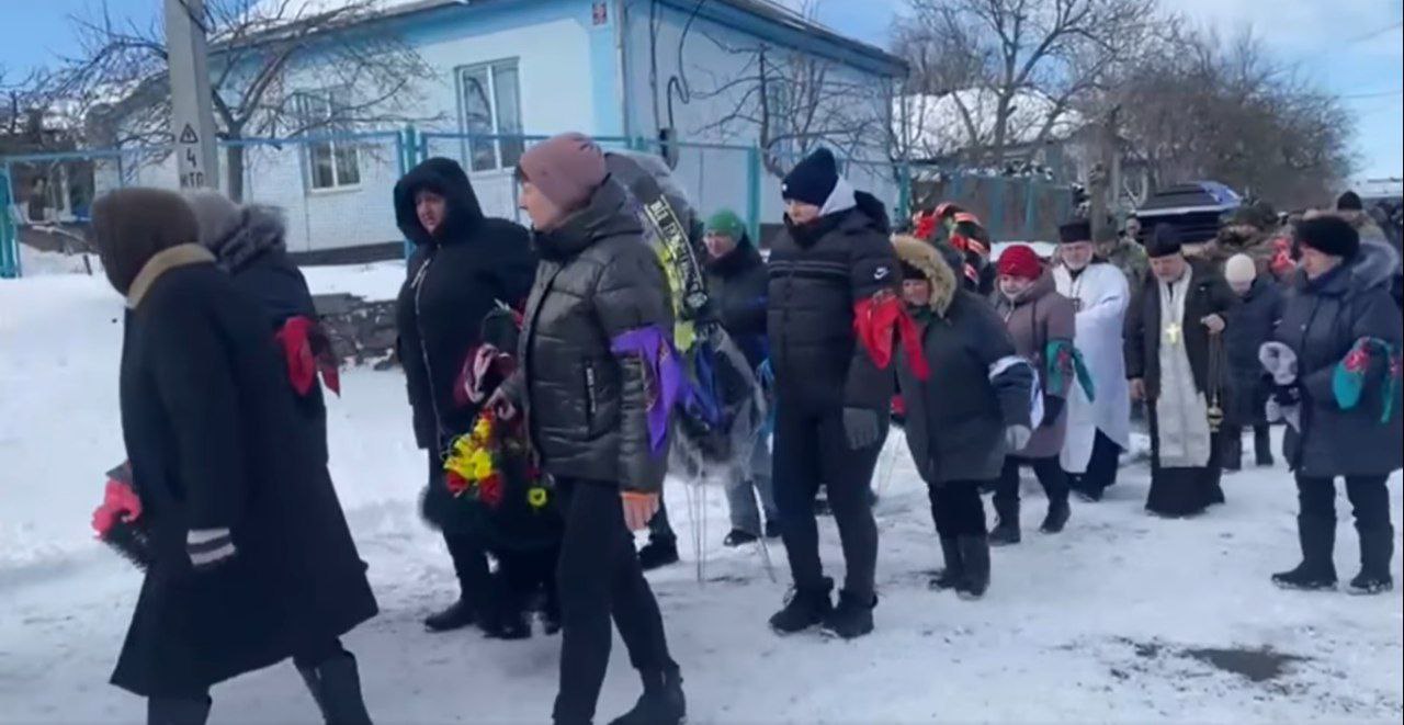 Із загиблим солдатом попрощалися в Новоархангельській громаді