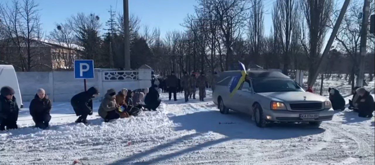 Із загиблим солдатом попрощалися в Новоархангельській громаді