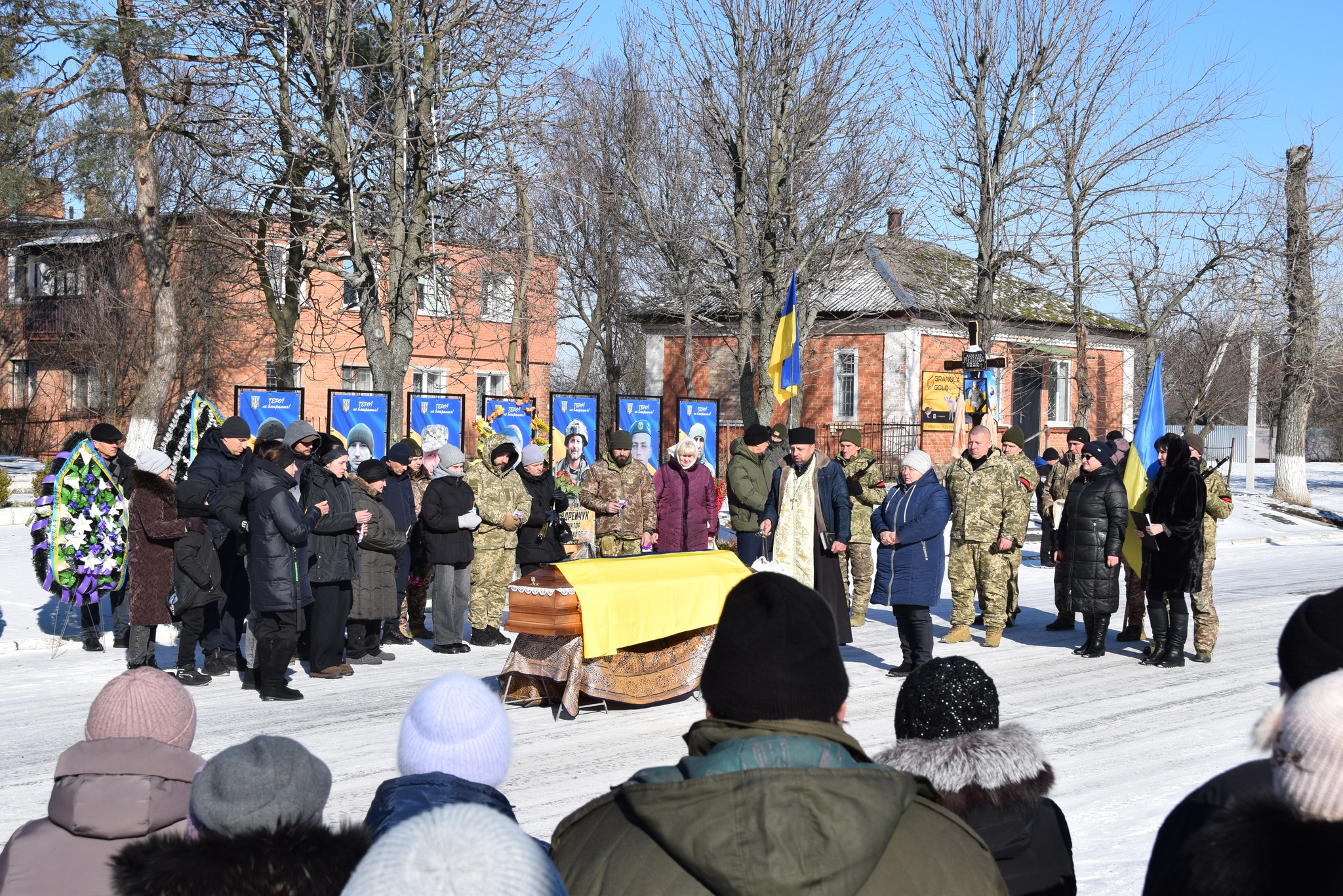 У Петрівській громаді попрощалися з бійцем, якого вважали зниклим безвісти