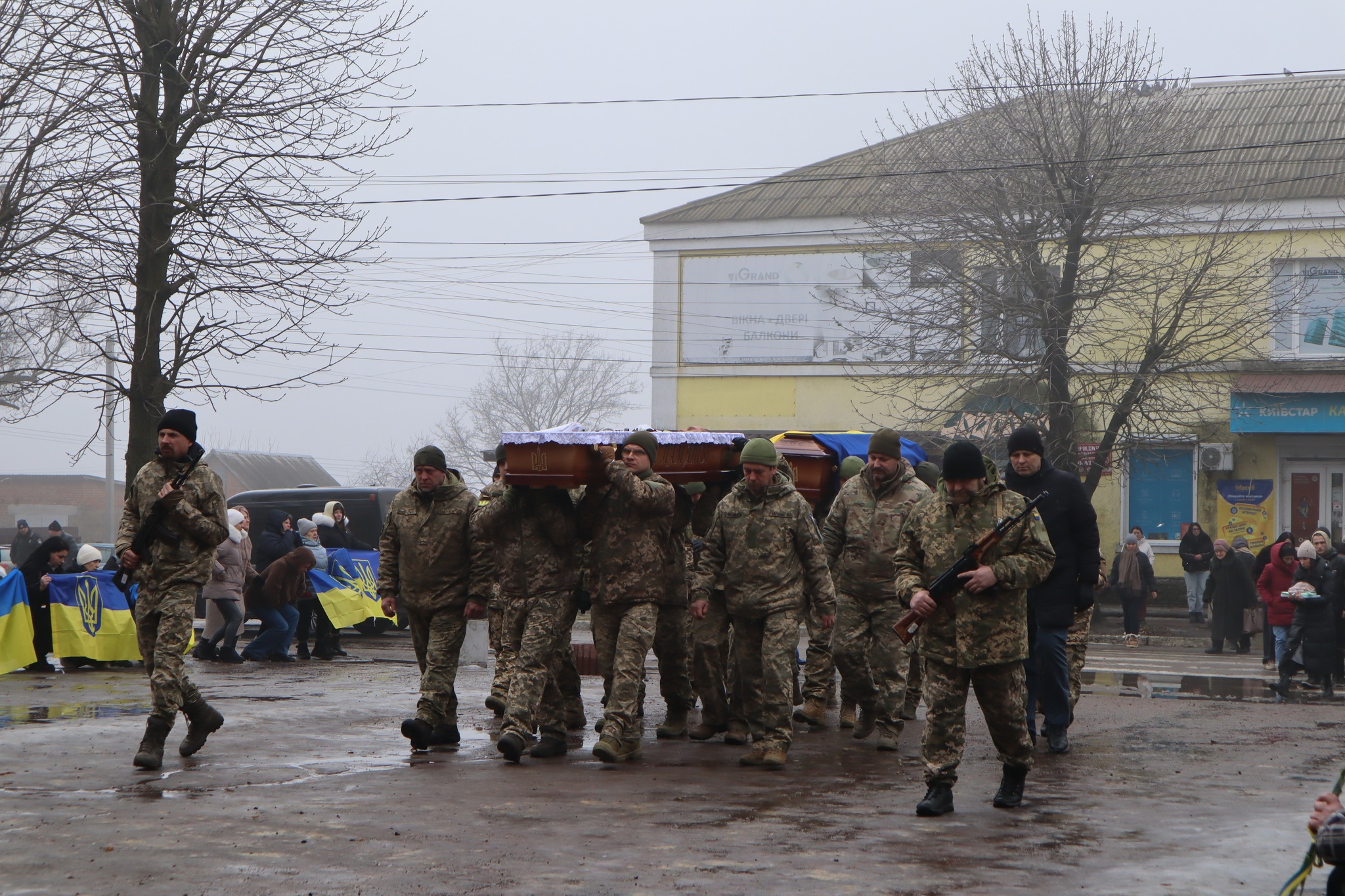  Новоукраїнській громаді провели останню путь Сергія Ткаченка та Сергія Топчія