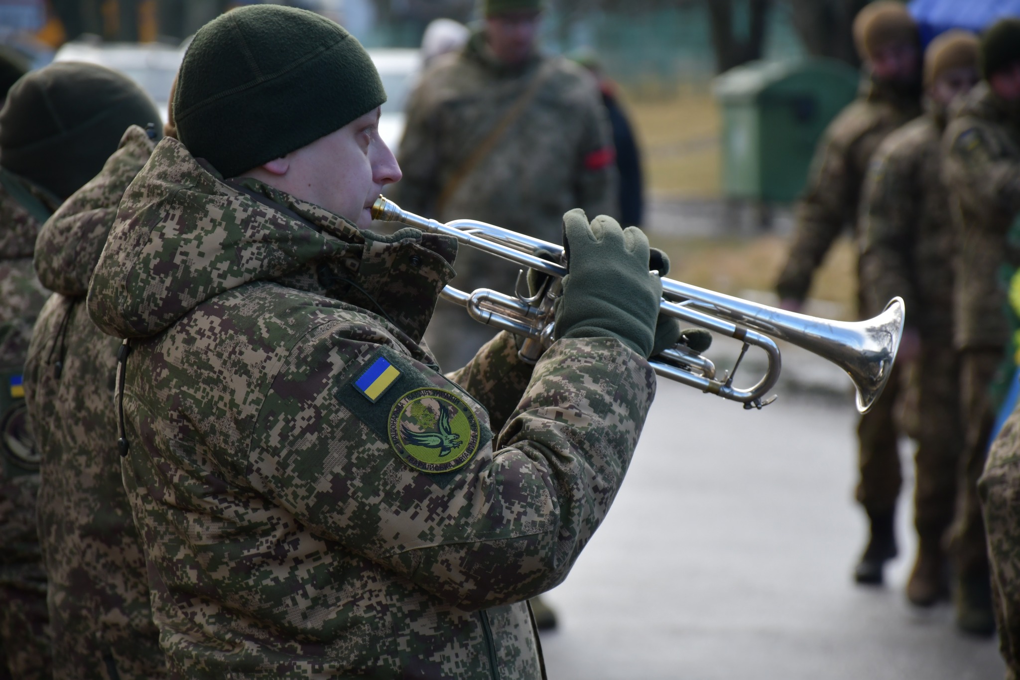 Із загиблим на Донеччині бійцем попрощалися в Приютівській громаді