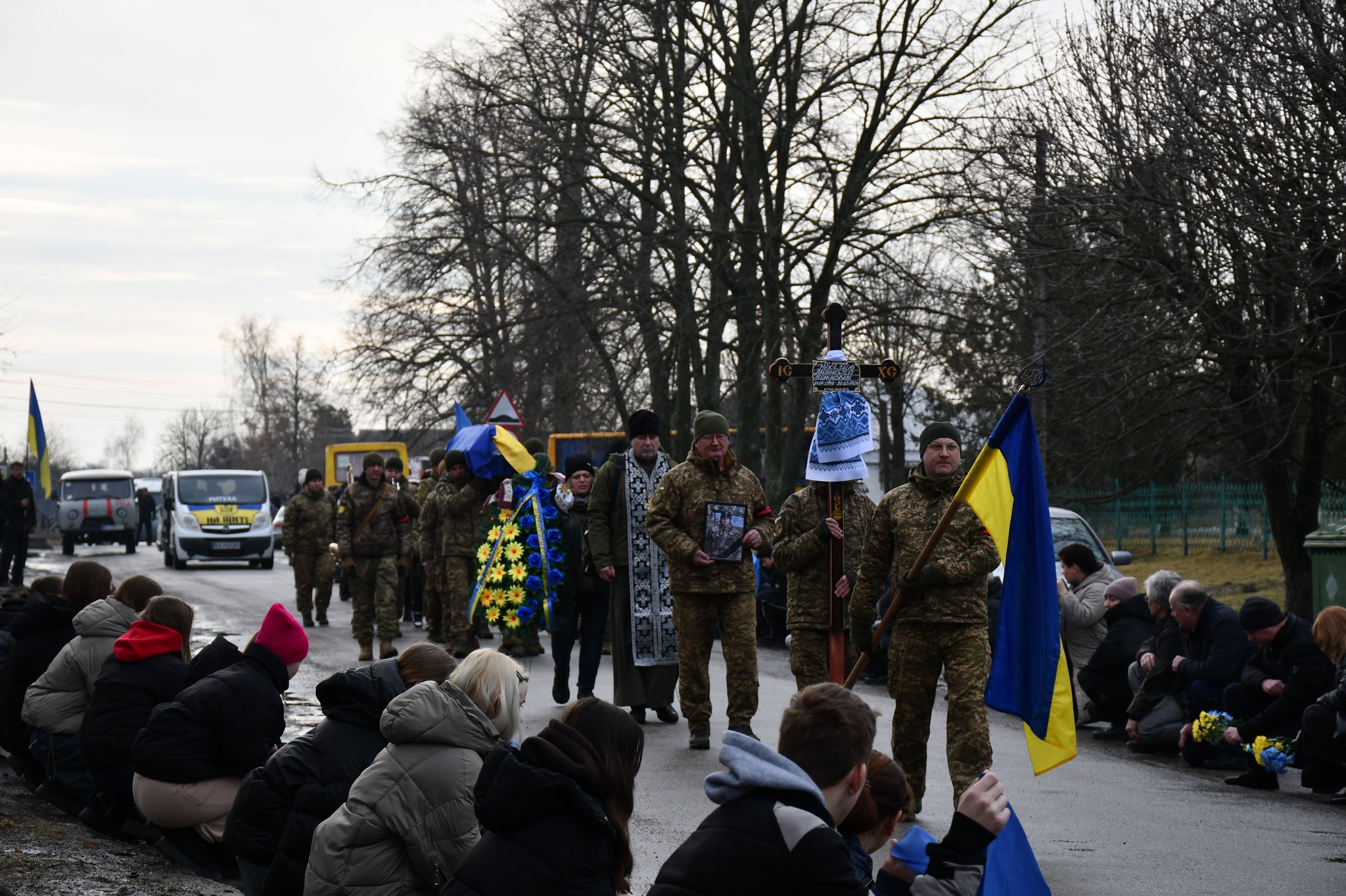 Із загиблим на Донеччині бійцем попрощалися в Приютівській громаді