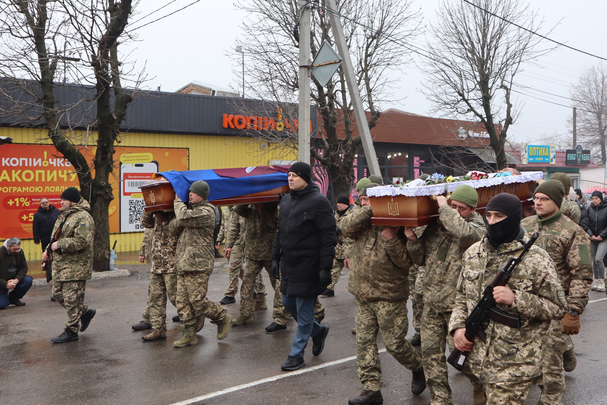  Новоукраїнській громаді провели останню путь Сергія Ткаченка та Сергія Топчія