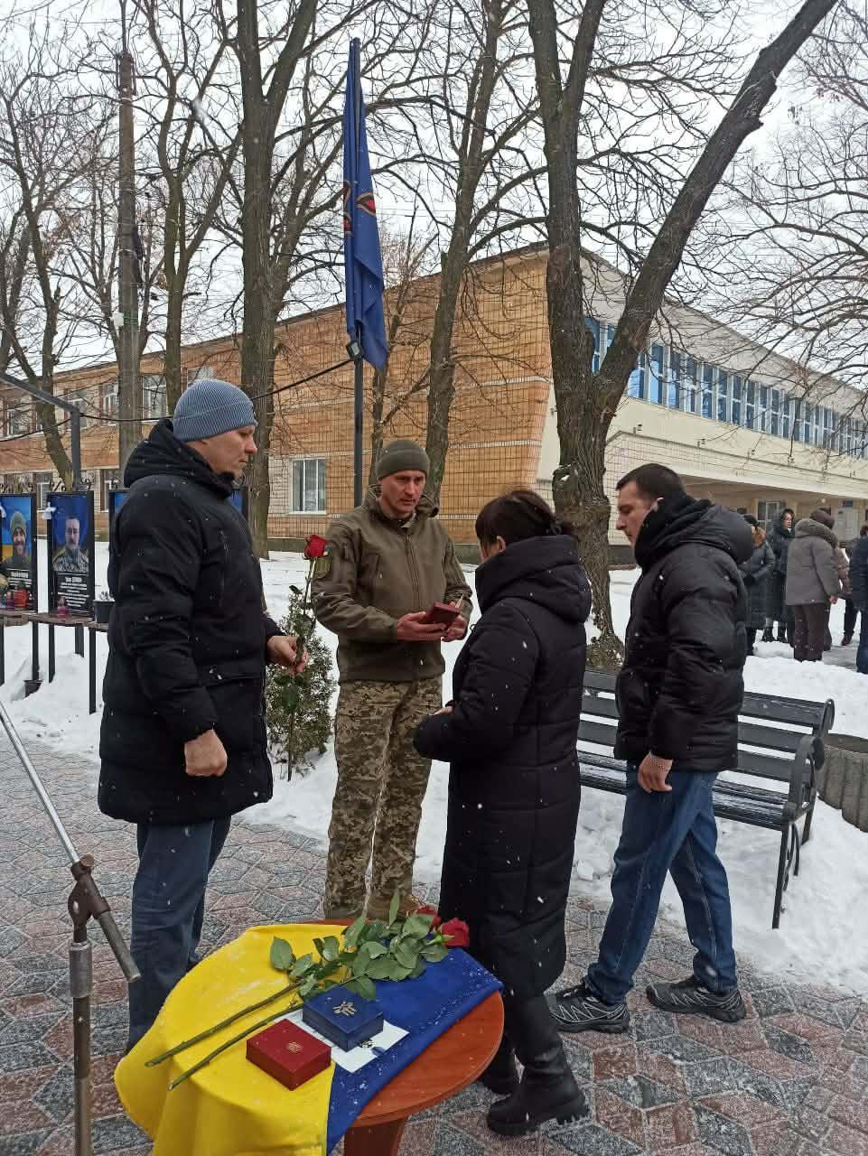 Державні нагороди передали рідним загиблих бійців з Новоукраїнської громади