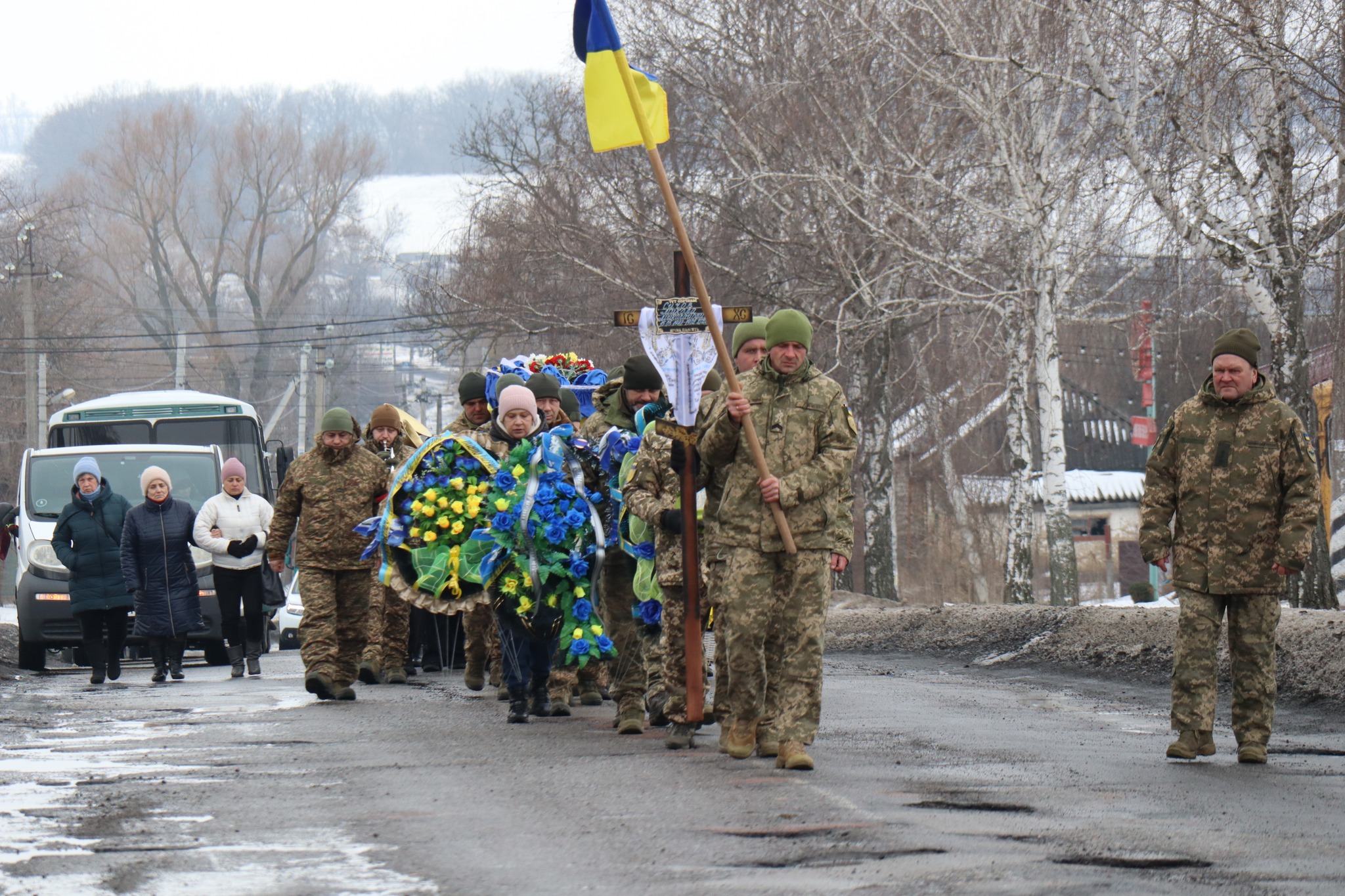 Траурна процесія на прощанні з Миколою Сичовим з Онуфріївської громади