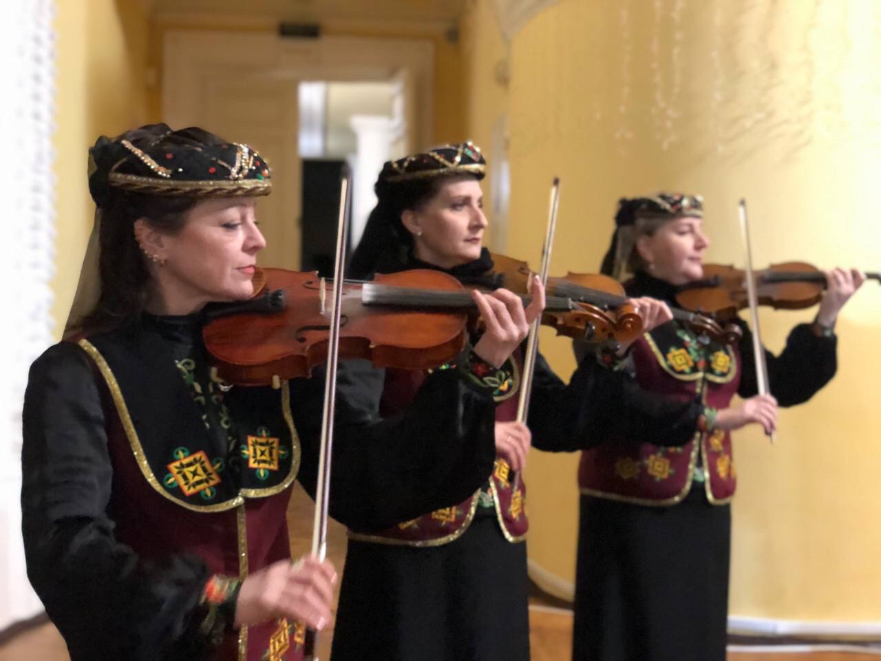 У Кіровоградській обласній філармонії влаштували зустріч для військових та їхніх родин