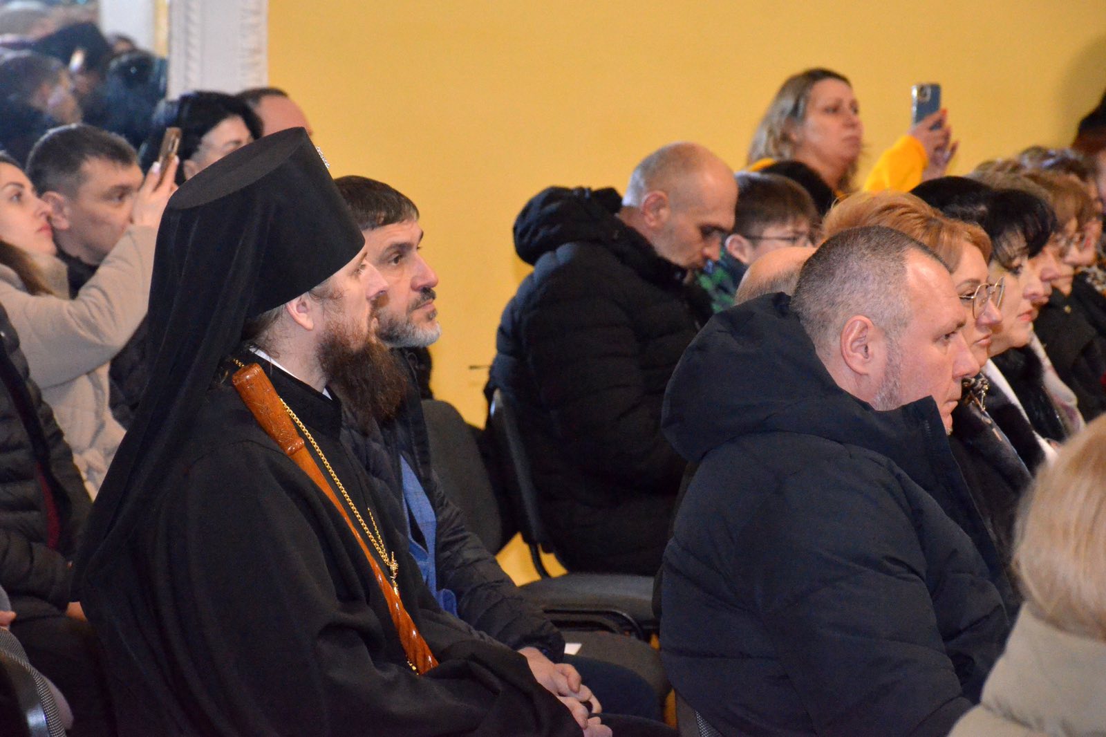 У Кіровоградській обласній філармонії влаштували зустріч для військових та їхніх родин