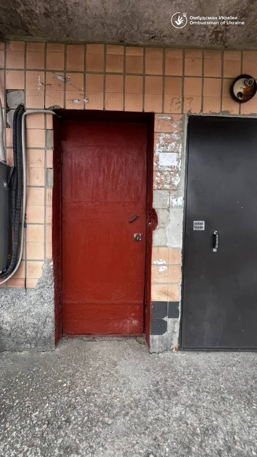 Зачинені двері укриття у Соколівському