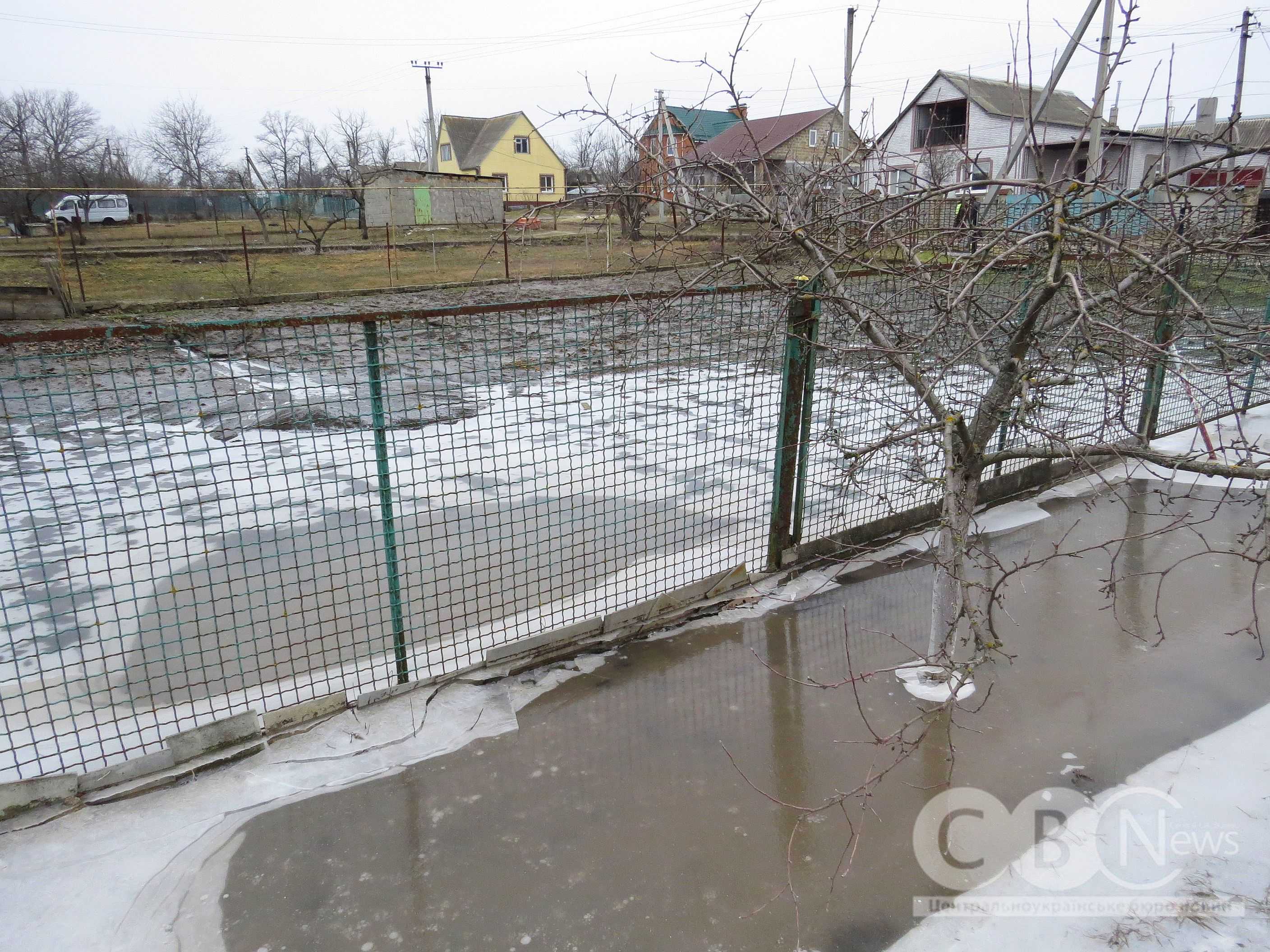 nove-13_17_Через відлигу та дощі розмило дорогу в селищі Нове 02_2026