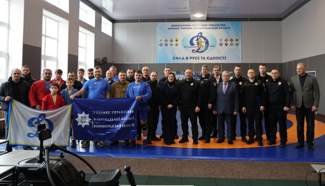 Учасники відкриття реабалітаційного спортзалу на базі ФСТ &laquo;Динамо&raquo; на спільному фото