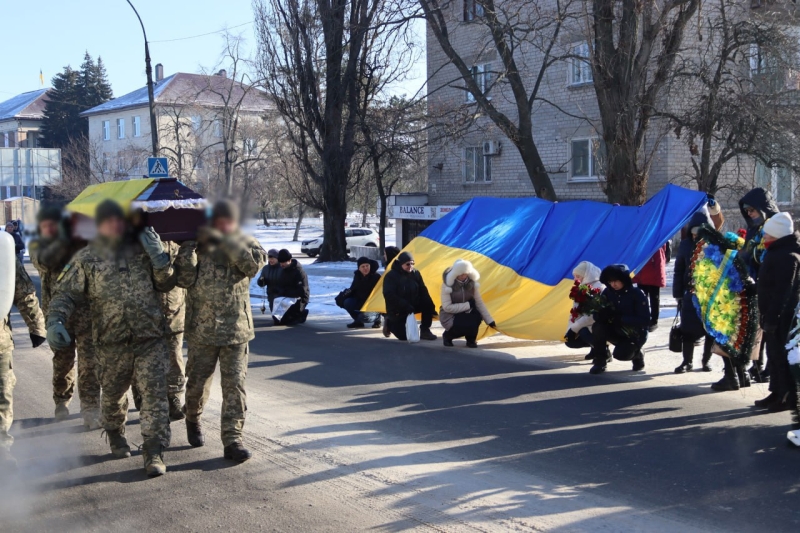 Із загиблими бійцями попрощалися в Долинській і Світловодській громадах