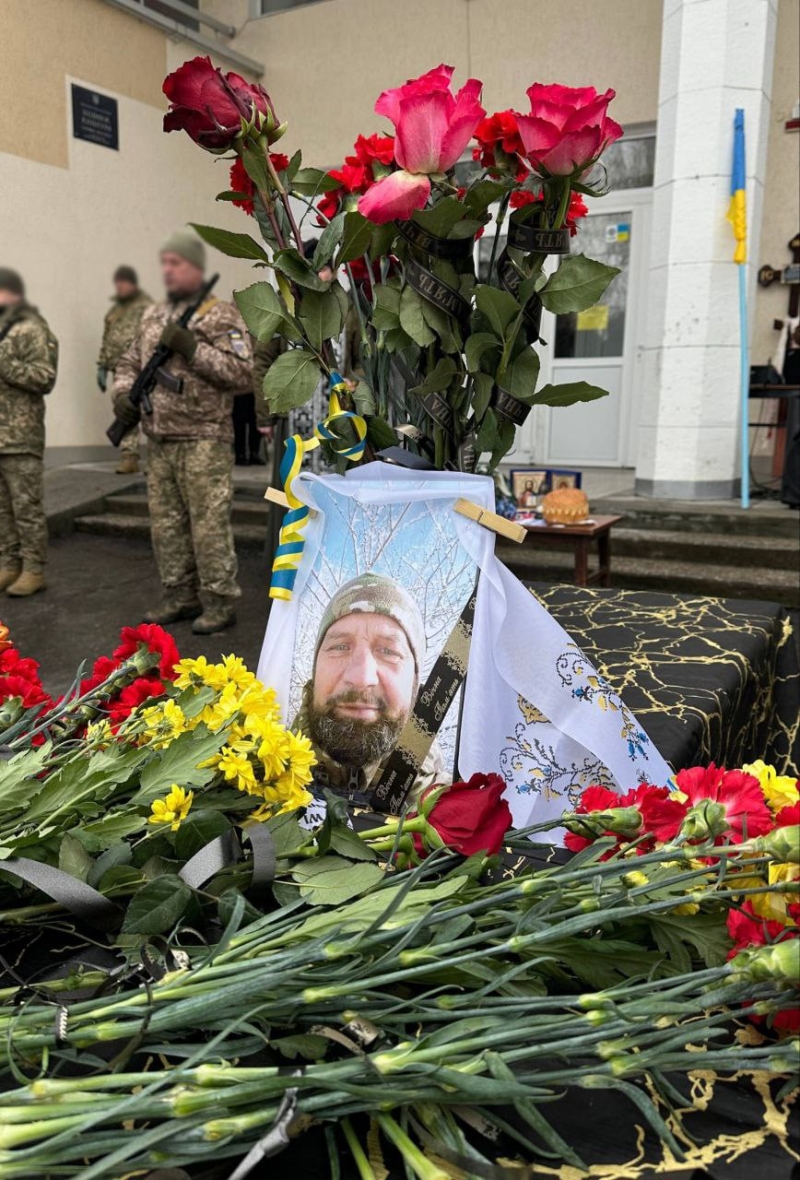 Портрет загиблого воїна зі Світловодської громади