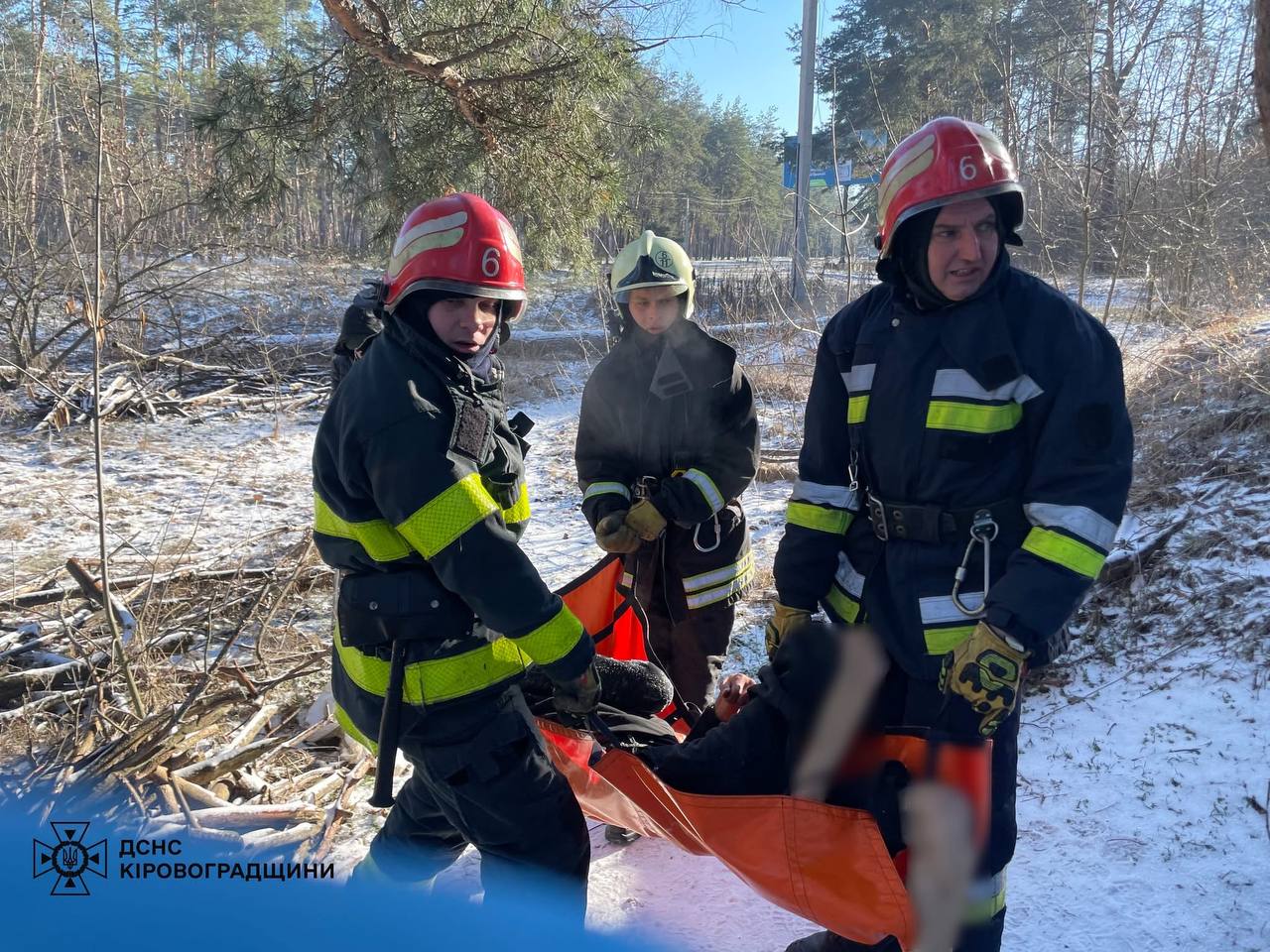 На околиці Кропивницького з землянки врятували чоловіка з обмороженням