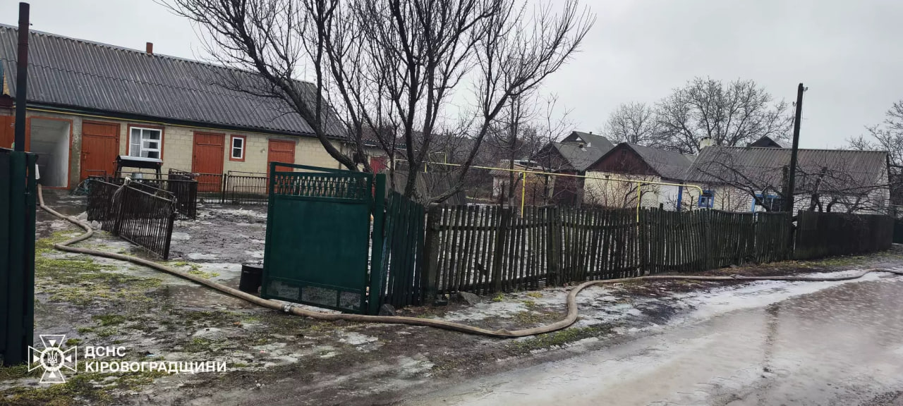 За добу рятувальники 79 разів відкачували талу воду з подвір'їв на Кіровоградщині