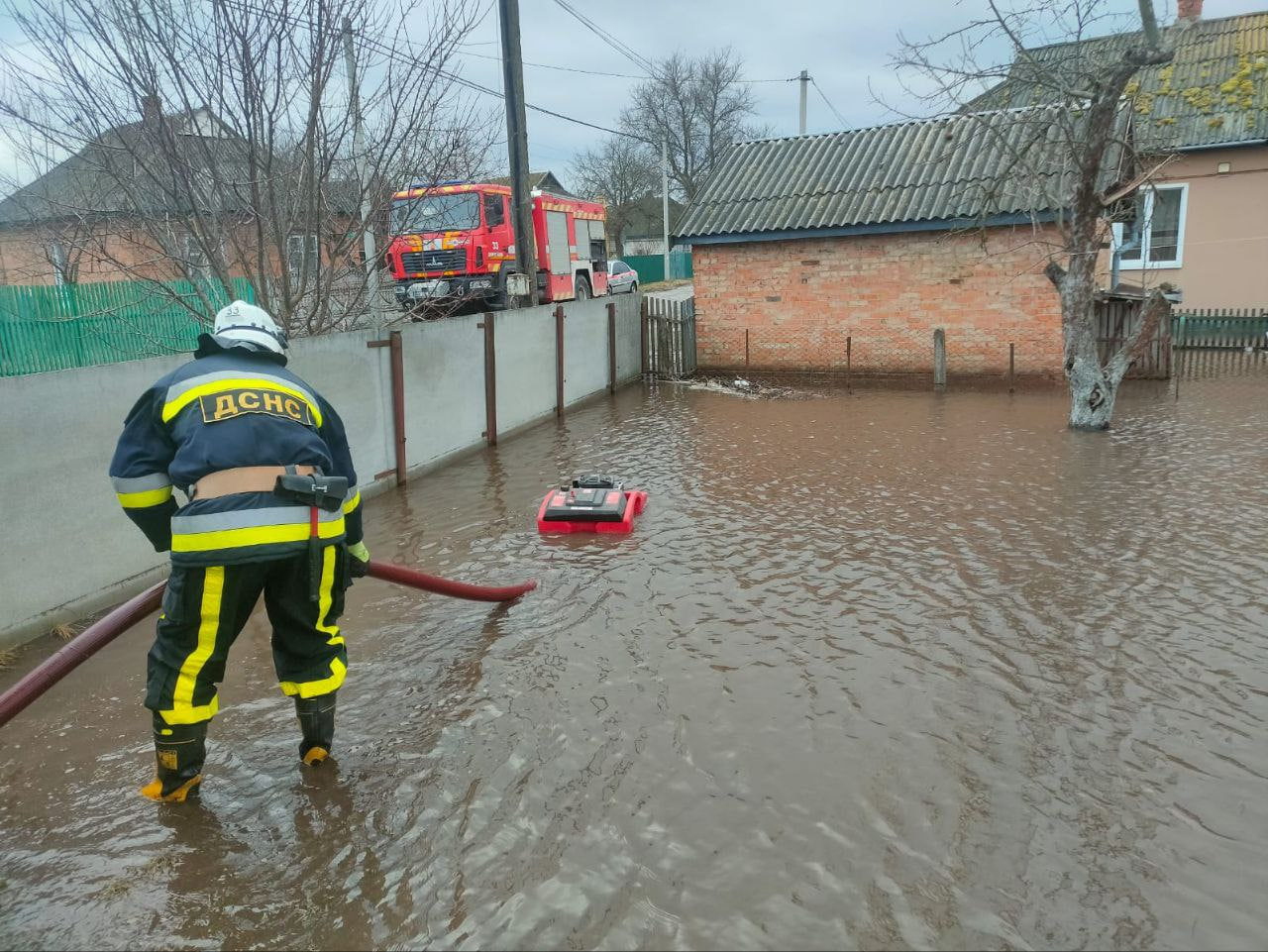 Паводок в Онуфріївській громаді підтопив укриття ліцею та подвірʼя будинків