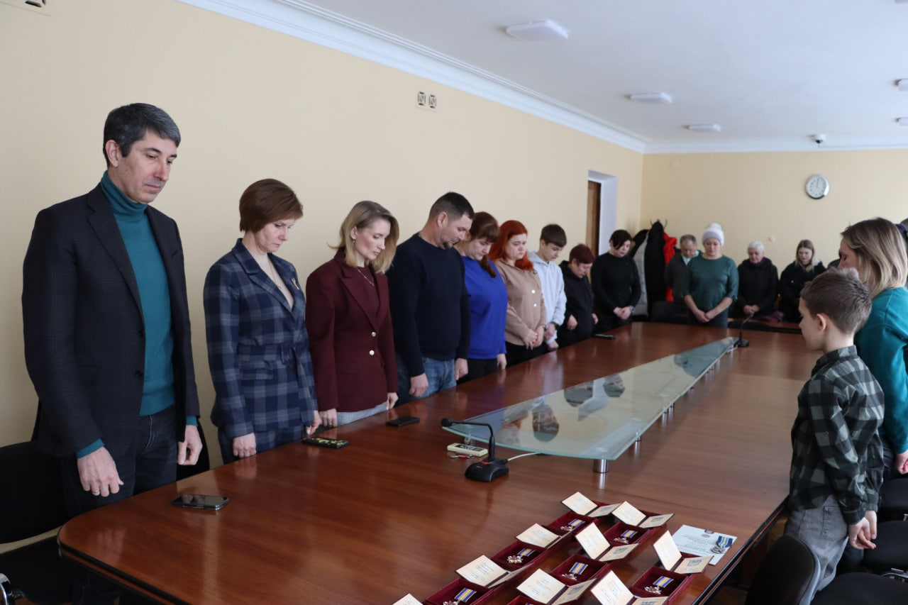 Рідним загиблих і зниклих безвісти військових передали державні нагороди в Олександрії