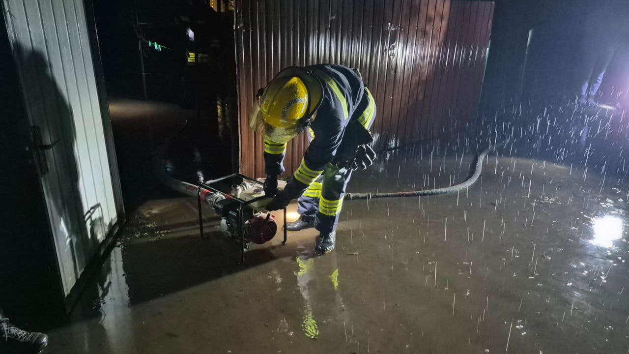 Паводок в Онуфріївській громаді підтопив укриття ліцею та подвірʼя будинків