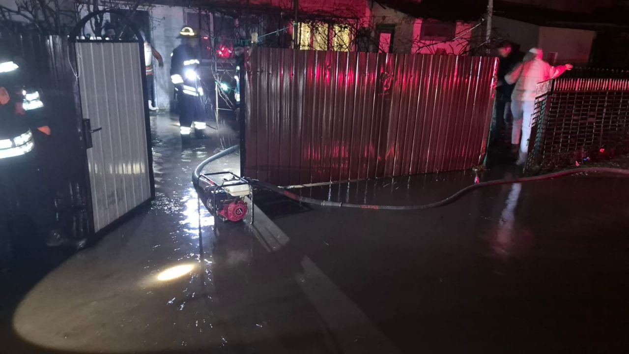 Паводок в Онуфріївській громаді підтопив укриття ліцею та подвірʼя будинків