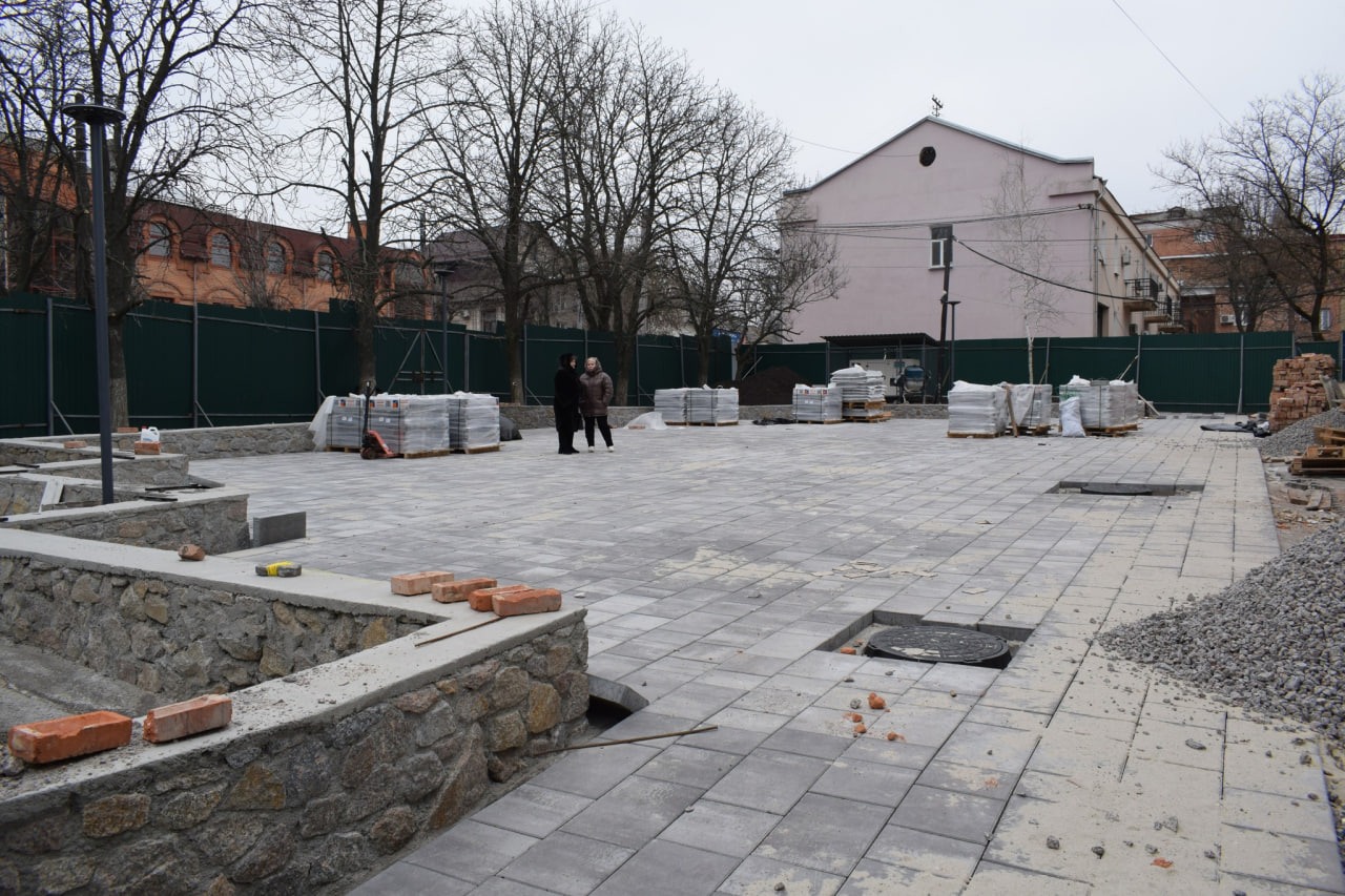 Триває ремонт Кропивницького стоматологічного об'єднання &mdash; облаштовують дах