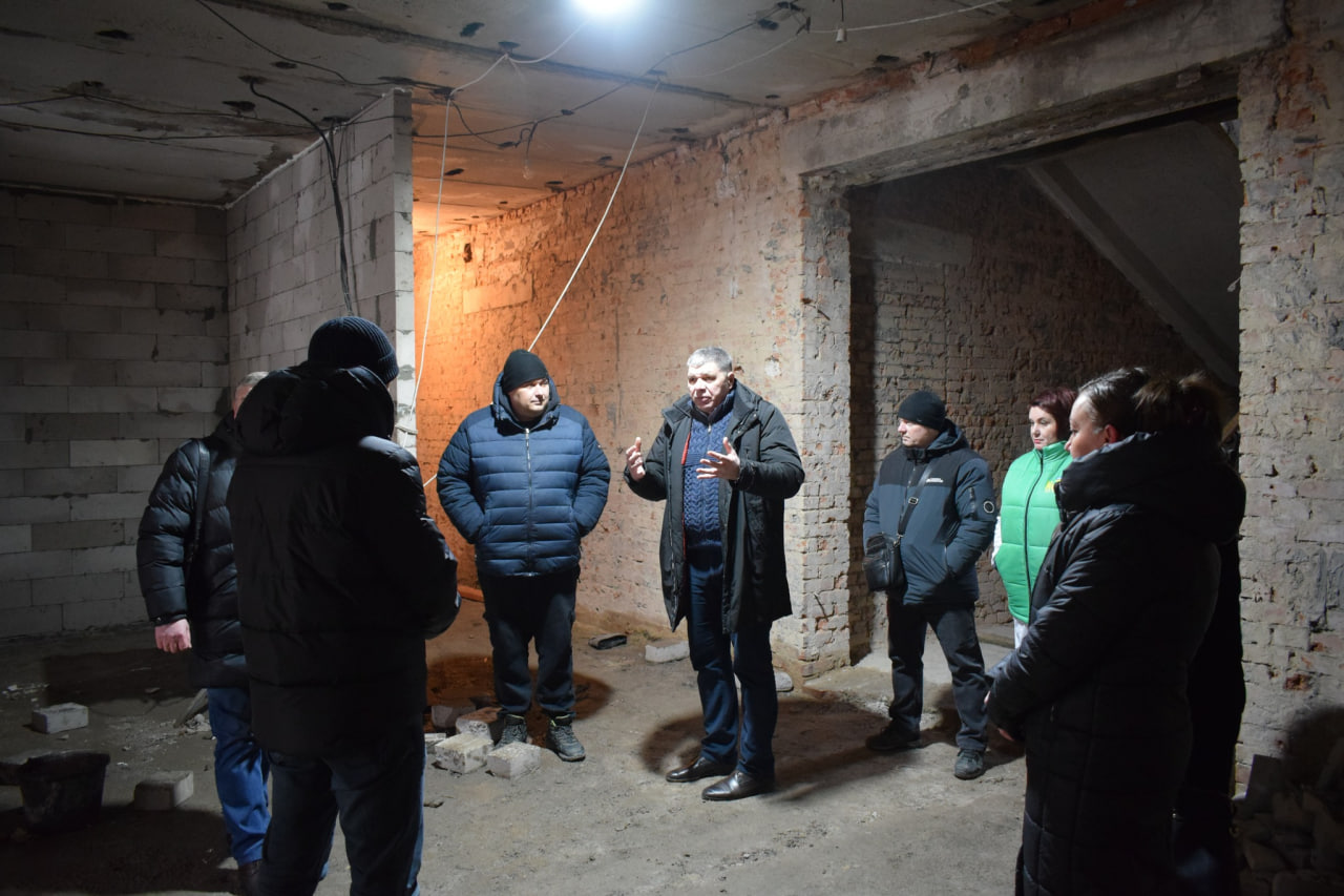 Триває ремонт Кропивницького стоматологічного об'єднання &mdash; облаштовують дах