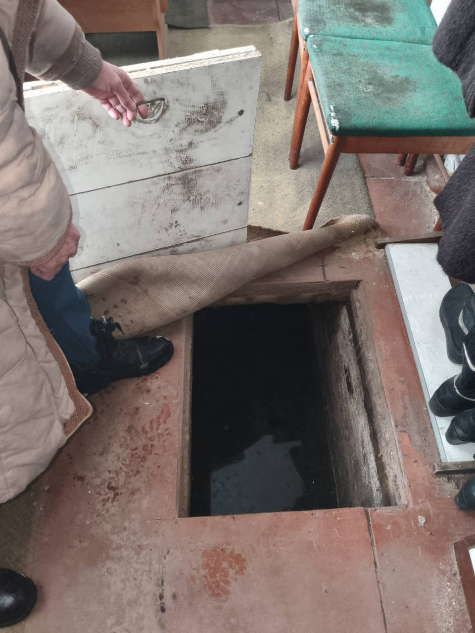 Погріб затоплений в наслідок підтоплення