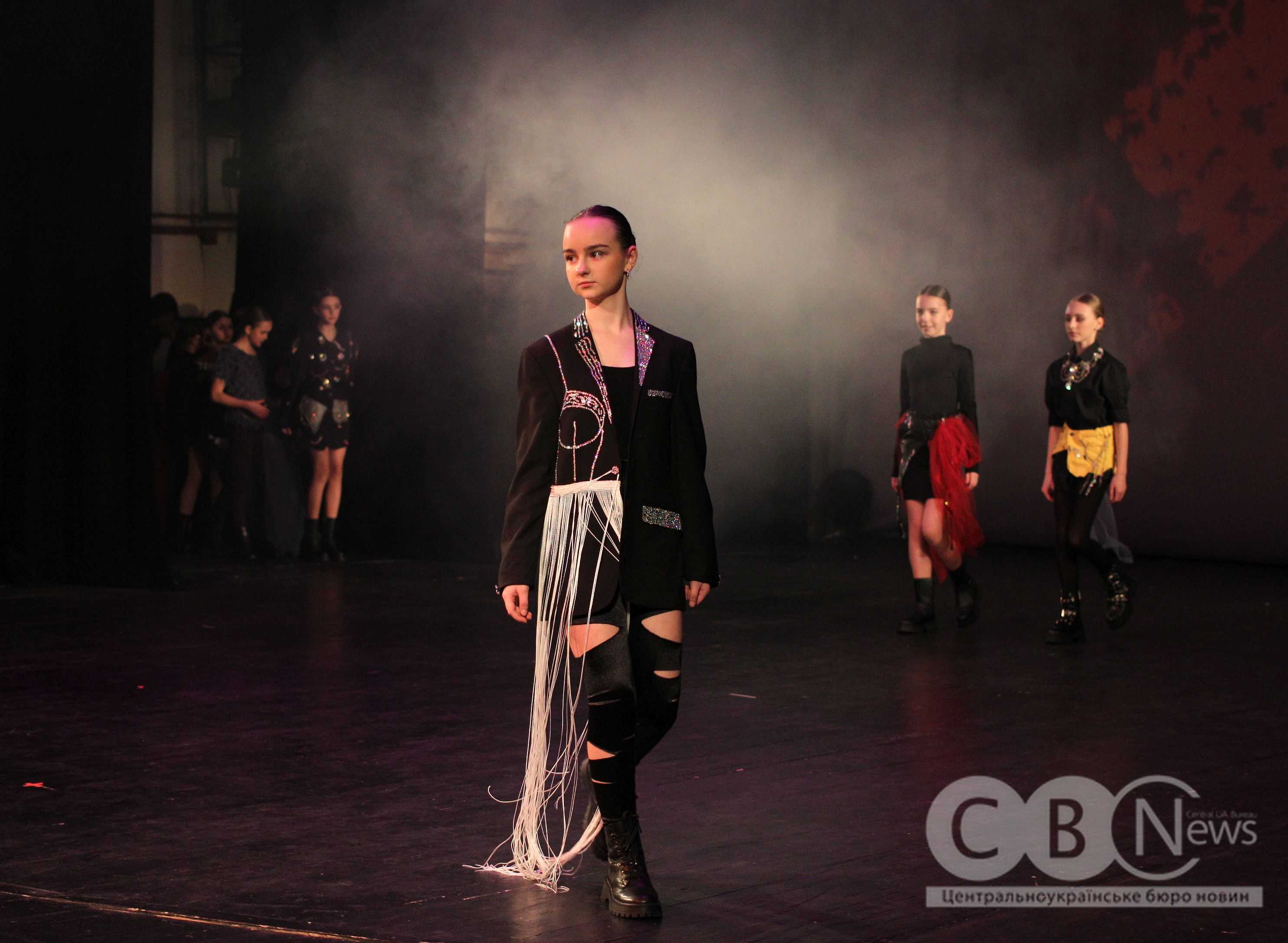 Арт-виставу &laquo;Незупинна&raquo; показали в Кропивницькому