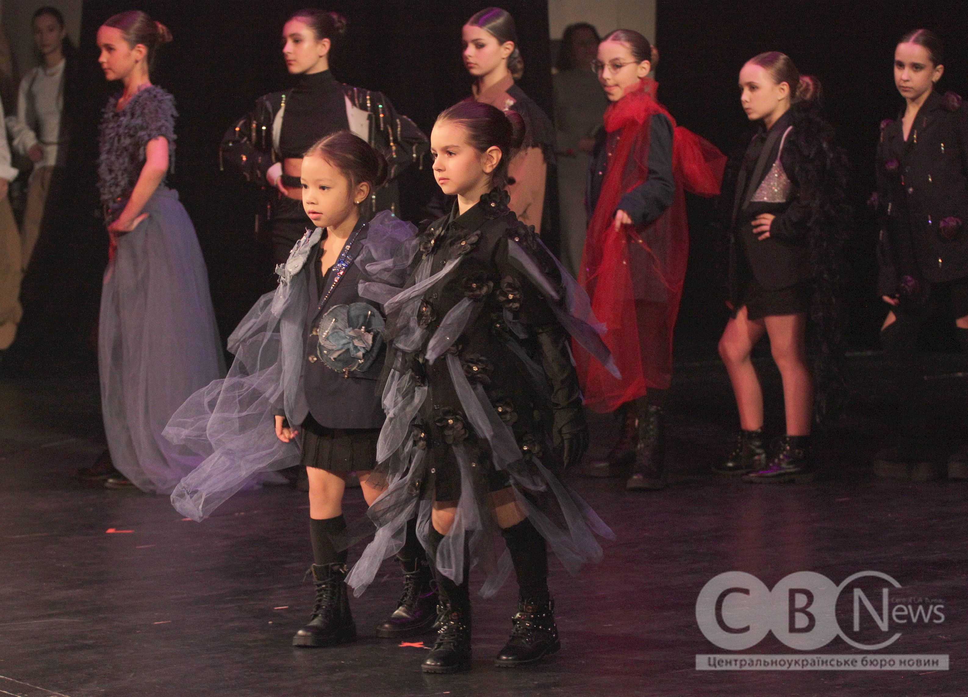 Арт-виставу &laquo;Незупинна&raquo; показали в Кропивницькому