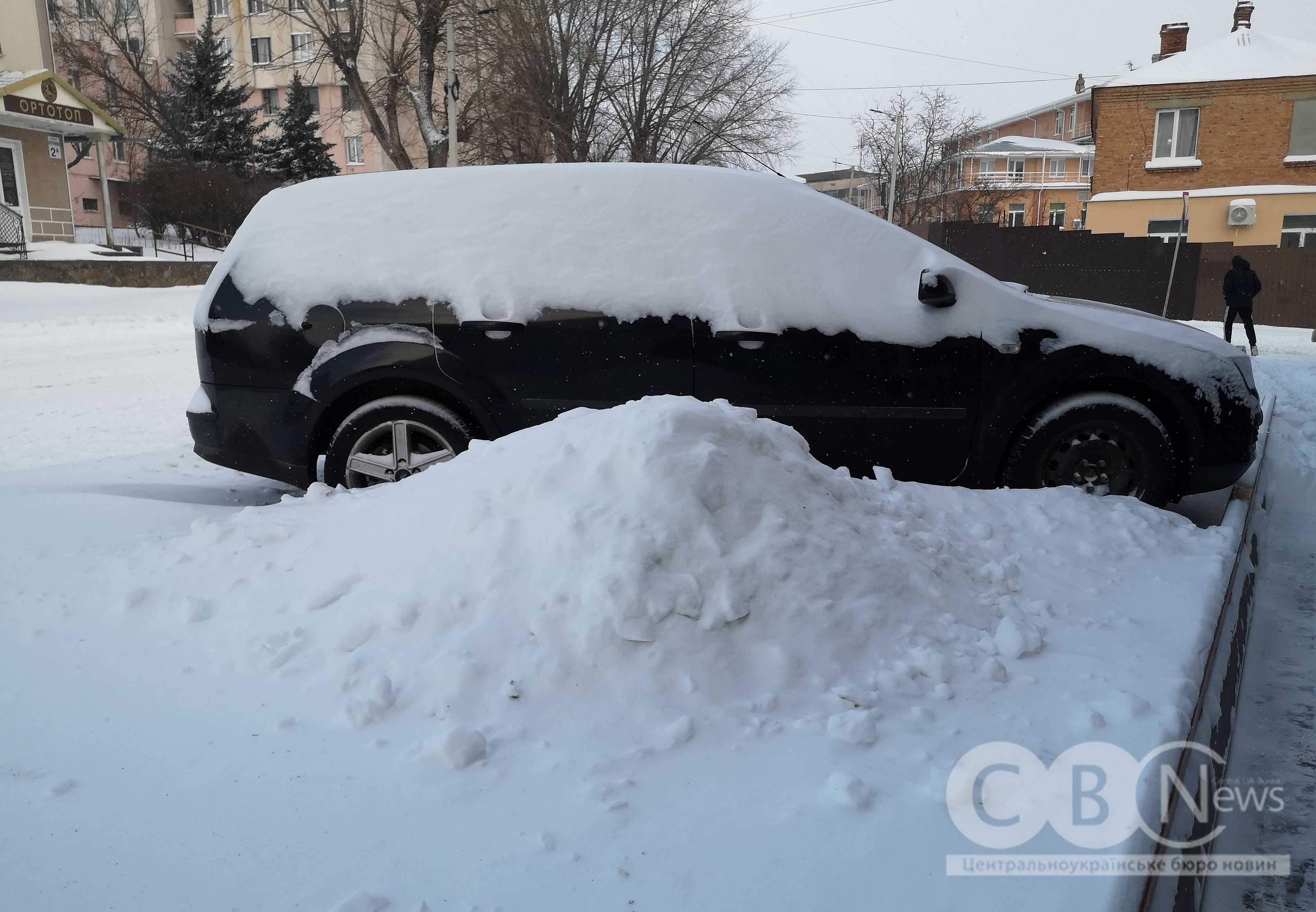 Кропивницький засипало снігом