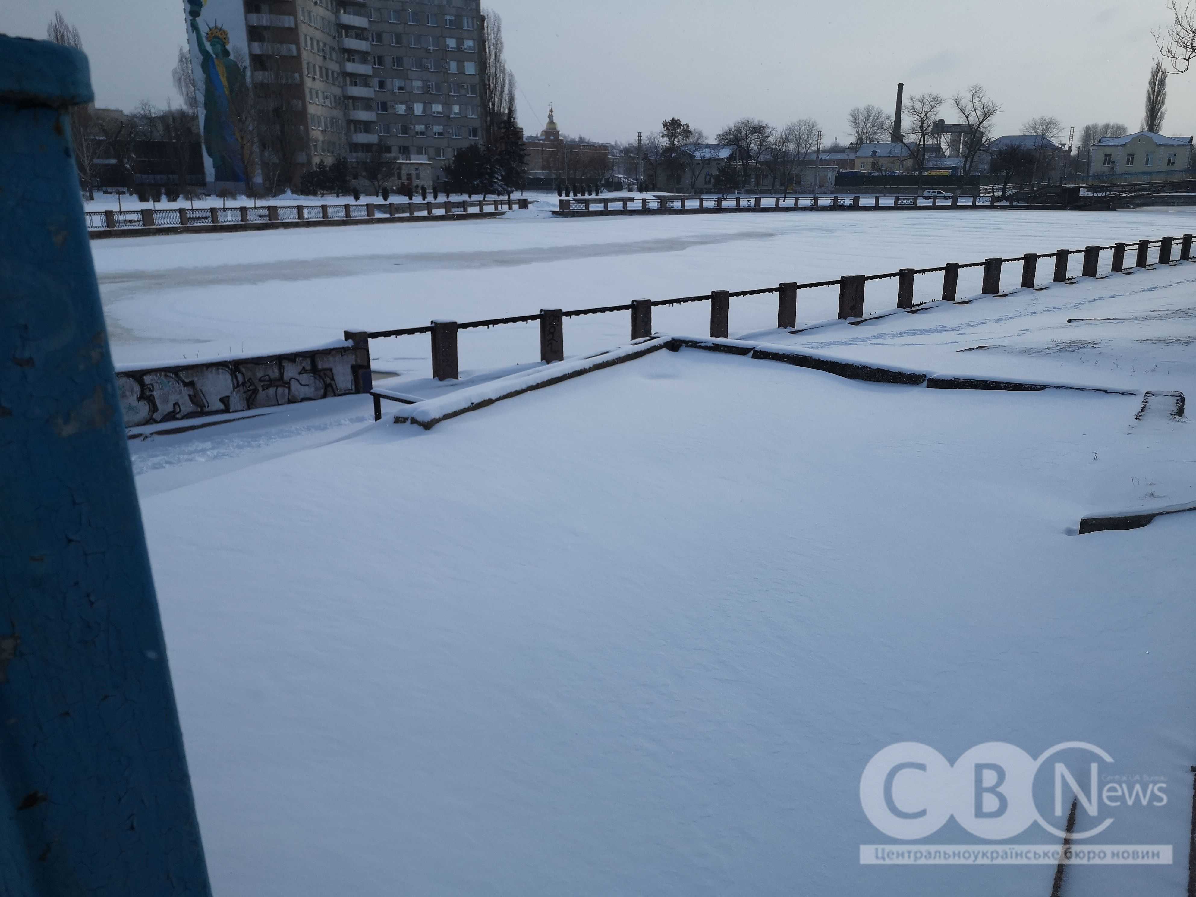 Кропивницький засипало снігом