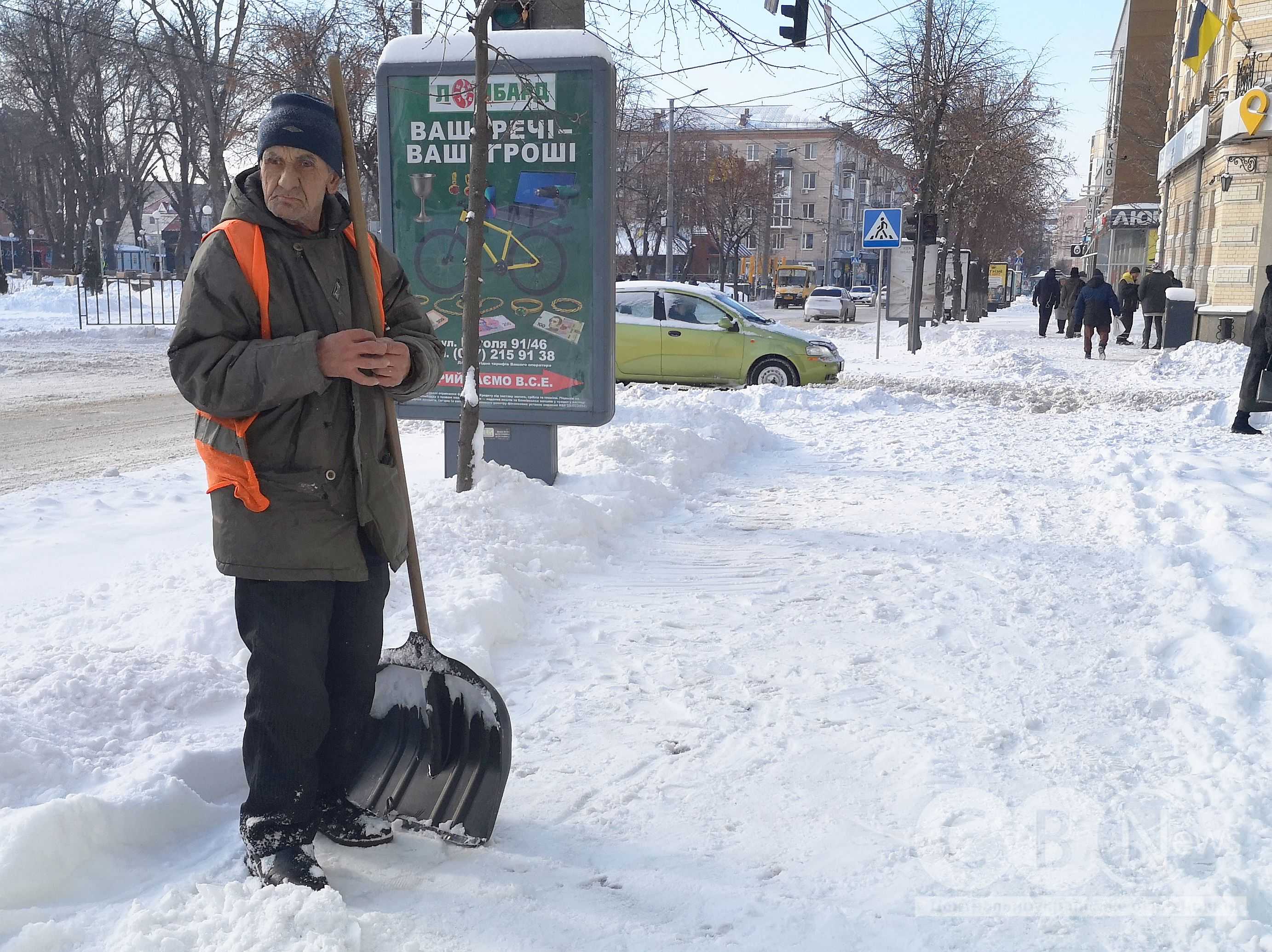 Кропивницький засипало снігом