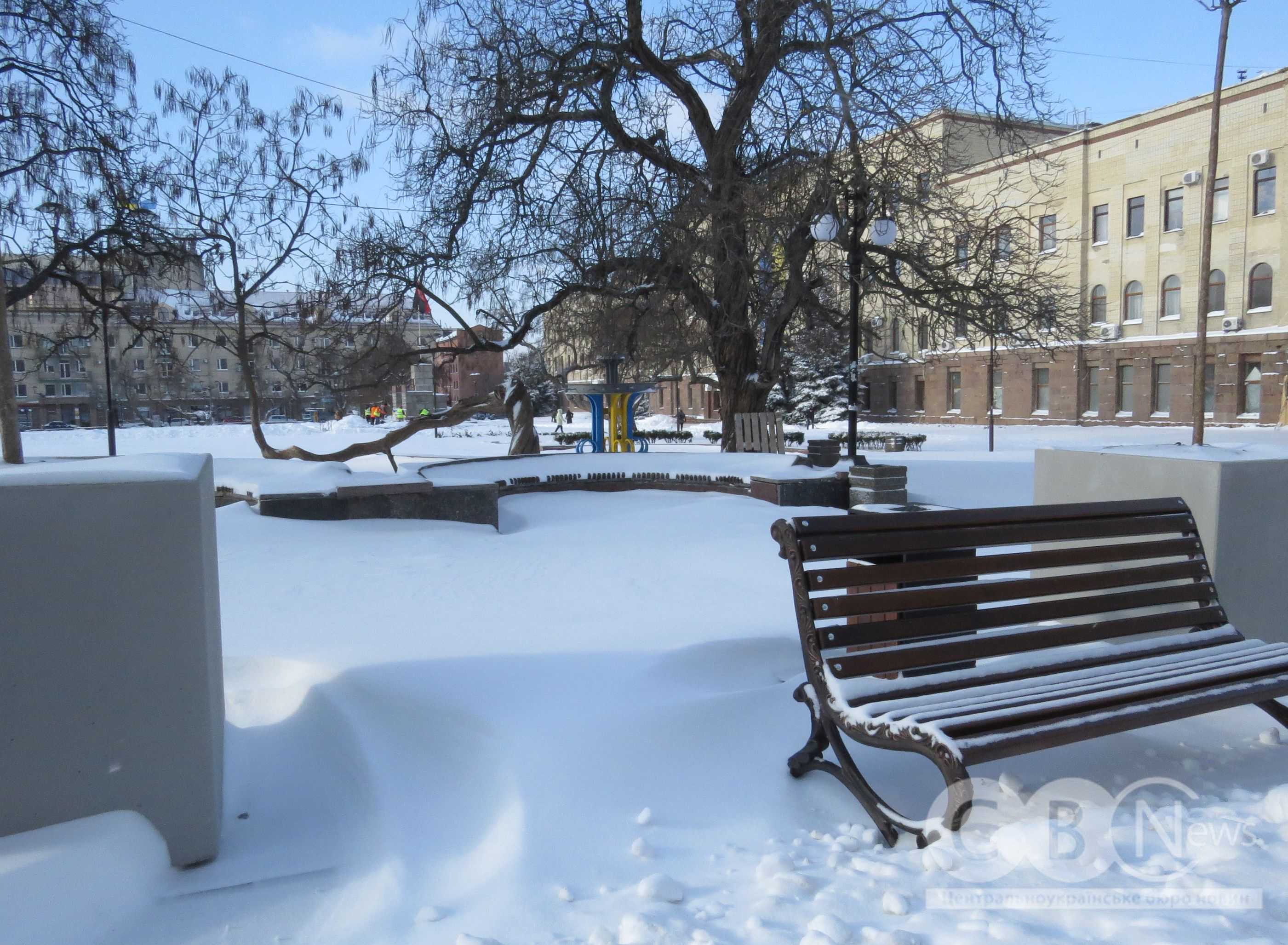 Кропивницький засипало снігом