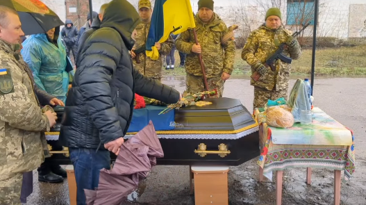 Із загиблим солдатом попрощалися в Кетрисанівській громаді