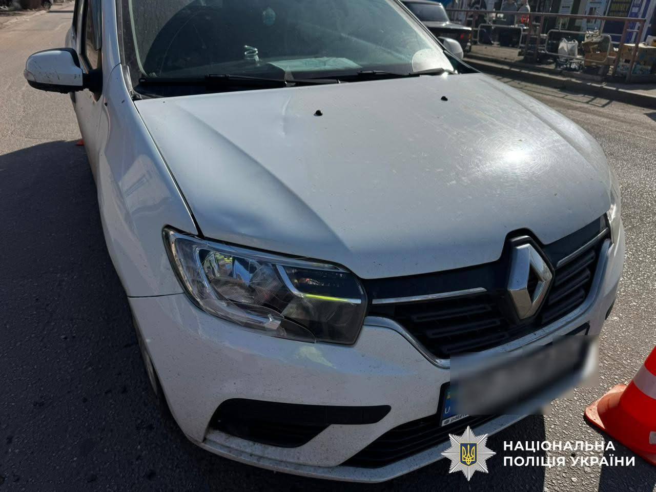 Автівка, яка збила дівчинку на пішохідному переході в Кропивницькому