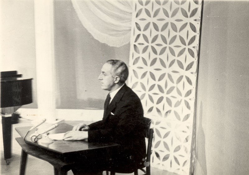 Микола Левандовський за роботою