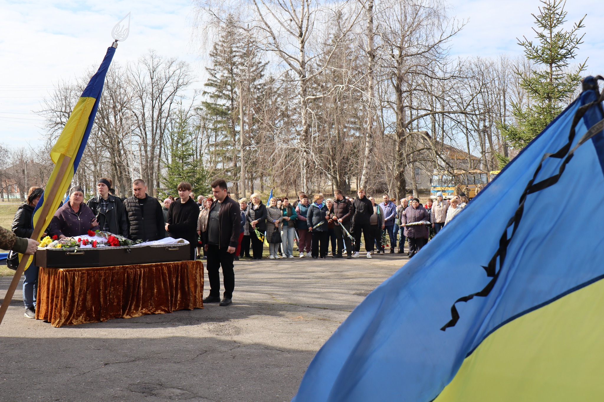 Онуфріївська громада провела в останню путь старшого сержанта Павла Лаврика.