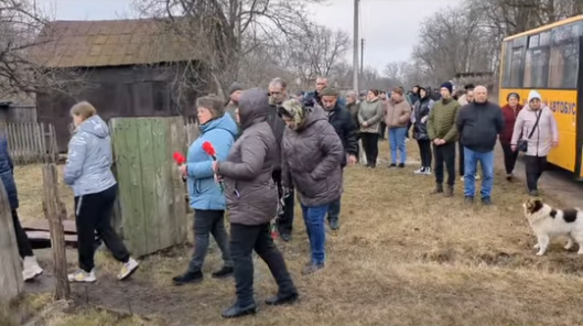 Люди зібралися на прощанні із Сергієм Шкутенком