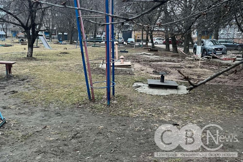 Майданчик у дворі на вулиці Незалежності у Кропивницькому