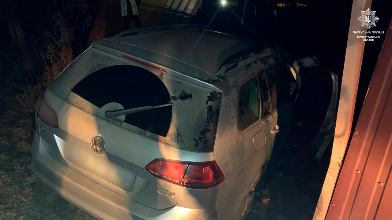 Транспортний засіб врізався в паркан