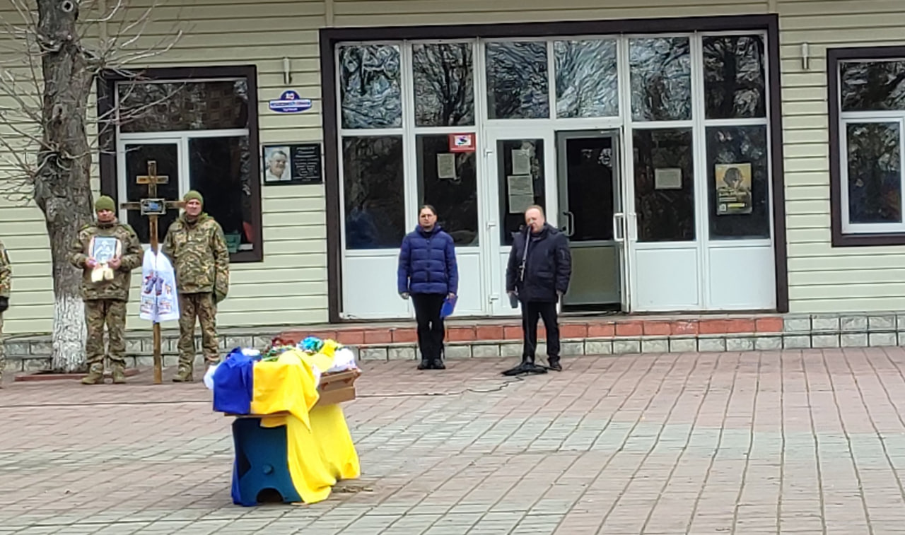 В Олександрівській громаді провели в останню путь захисника, солдата Юрія Граба.