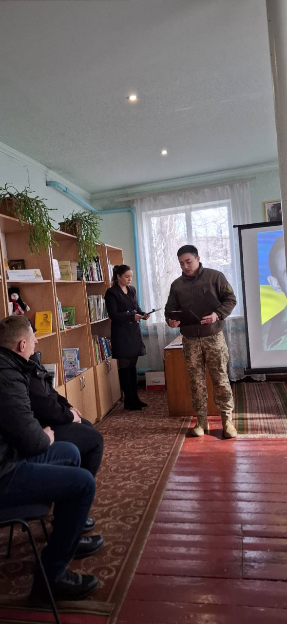 Матері загиблого воїна з Піщанобрідської громади вручили орден її сина